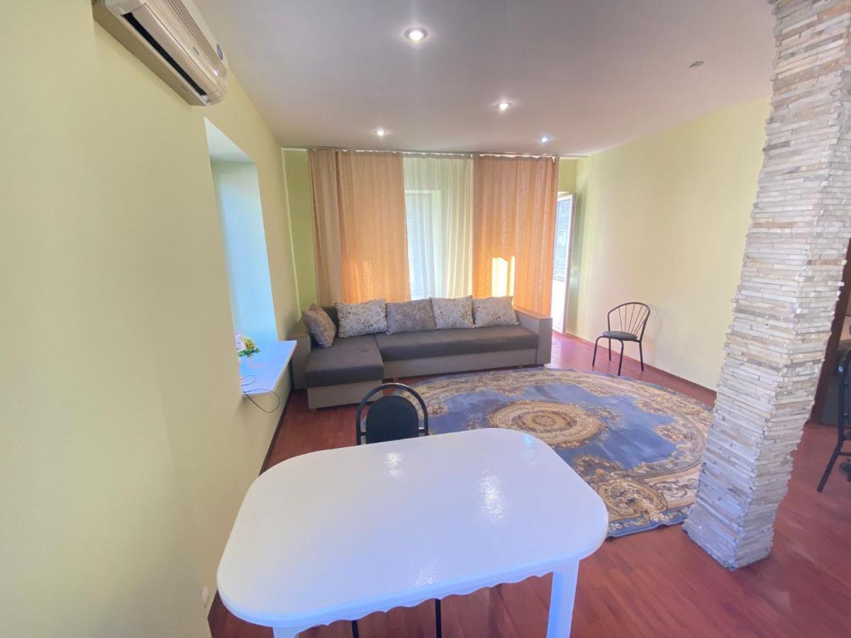 White New Apartments Ultracentral 2-Rooms In The Heart Kischinau Exterior foto