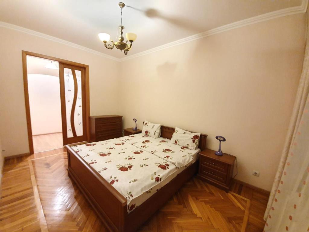 White New Apartments Ultracentral 2-Rooms In The Heart Kischinau Exterior foto