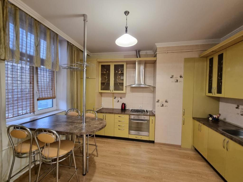White New Apartments Ultracentral 2-Rooms In The Heart Kischinau Exterior foto